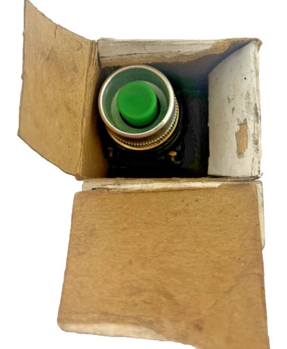 GE CR104A8115 Miniature Oiltight Green Pushbutton Switch — product image 3 of 5