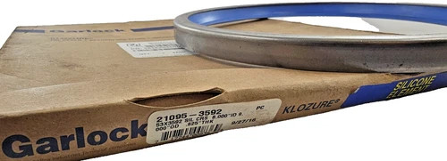 Garlock Klozure Silicone Oil Seal 21095-3592, 8" Shaft, 9" Bore, 5/8" Width