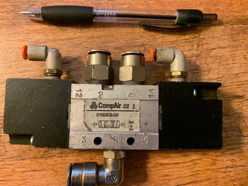 CompAir CMMC513-425 Pneumatic Solenoid Valve — primary product image