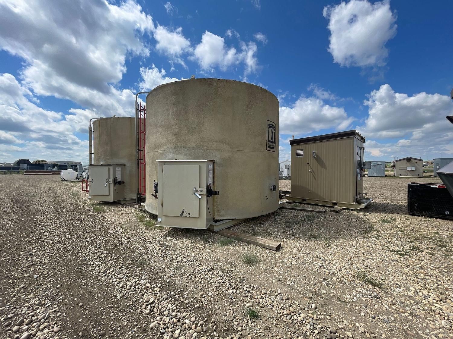 400 BBL Heated Insulated Coated Tank — product image 3 of 6