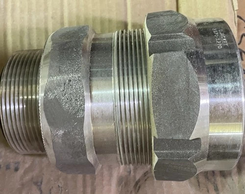 Thomas & Betts Star Teck Extreme 3" Aluminum Jacketed Cable Fitting STE300 — primary product image