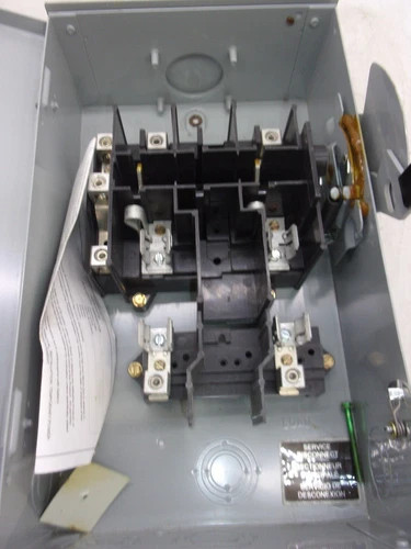Eaton DG322NRB General Duty Safety Switch, 60A, 240V, 2-Pole, Fusible, NEMA 3R Outdoor — product image 3 of 7