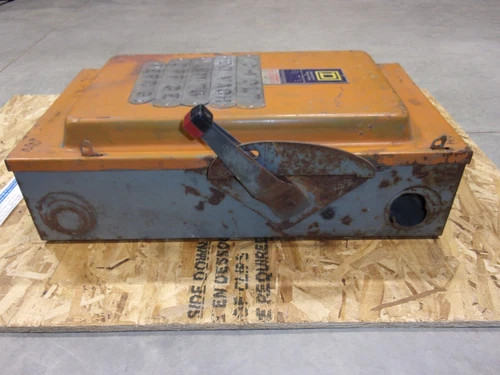 Square D H224 Heavy Duty Fusible Safety Switch, 200A, 240VAC/250VDC, NEMA 1 — product image 3 of 8