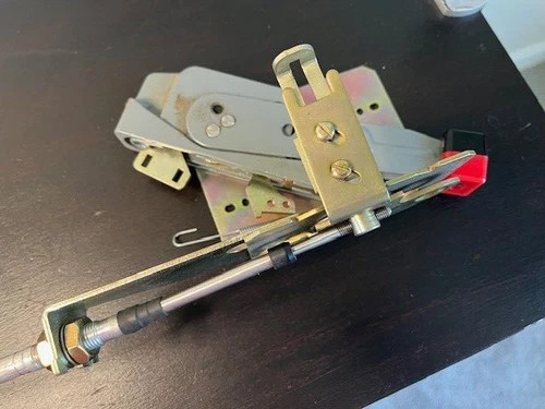 Square D 9422CGJ30 Cable Operating Mechanism with Disconnect Switch Handle — product image 3 of 4