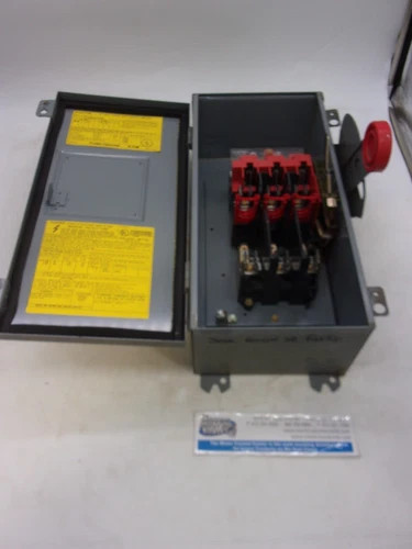 Cutler-Hammer DH361FDK Heavy Duty Safety Switch, 30A, 600V, 3-Pole, Fusible, NEMA 12/3R — product image 5 of 9
