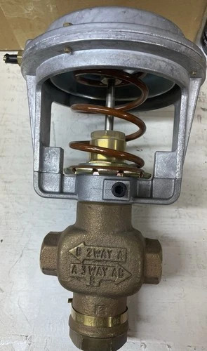 Honeywell MP953C10002 Pneumatic Valve Actuator with 1/2" NPT Brass Valve — primary product image