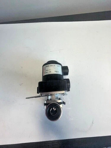 GEMÜ 1/2" Pneumatic Diaphragm Valve with 9605 000 Z Actuator and Tri Clover Connections