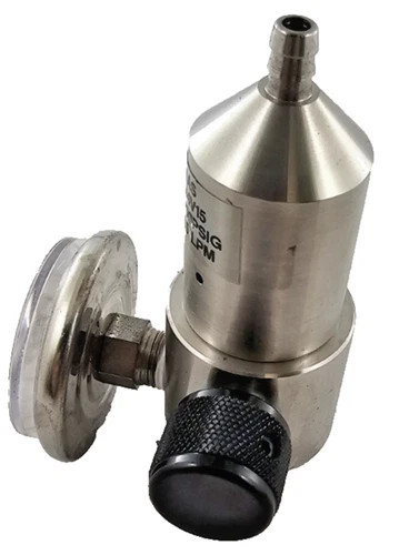 Airgas Y11-4704V15 Stainless Steel Mini Gas Regulator 1.5 LPM 1200 PSI Inlet 60 PSI Outlet — product image 2 of 8