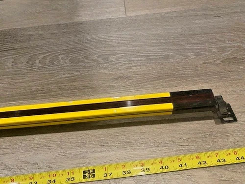 Banner Engineering EZ-SCREEN LP Safety Light Curtain Receiver SLPR25-1110P8 — product image 6 of 6