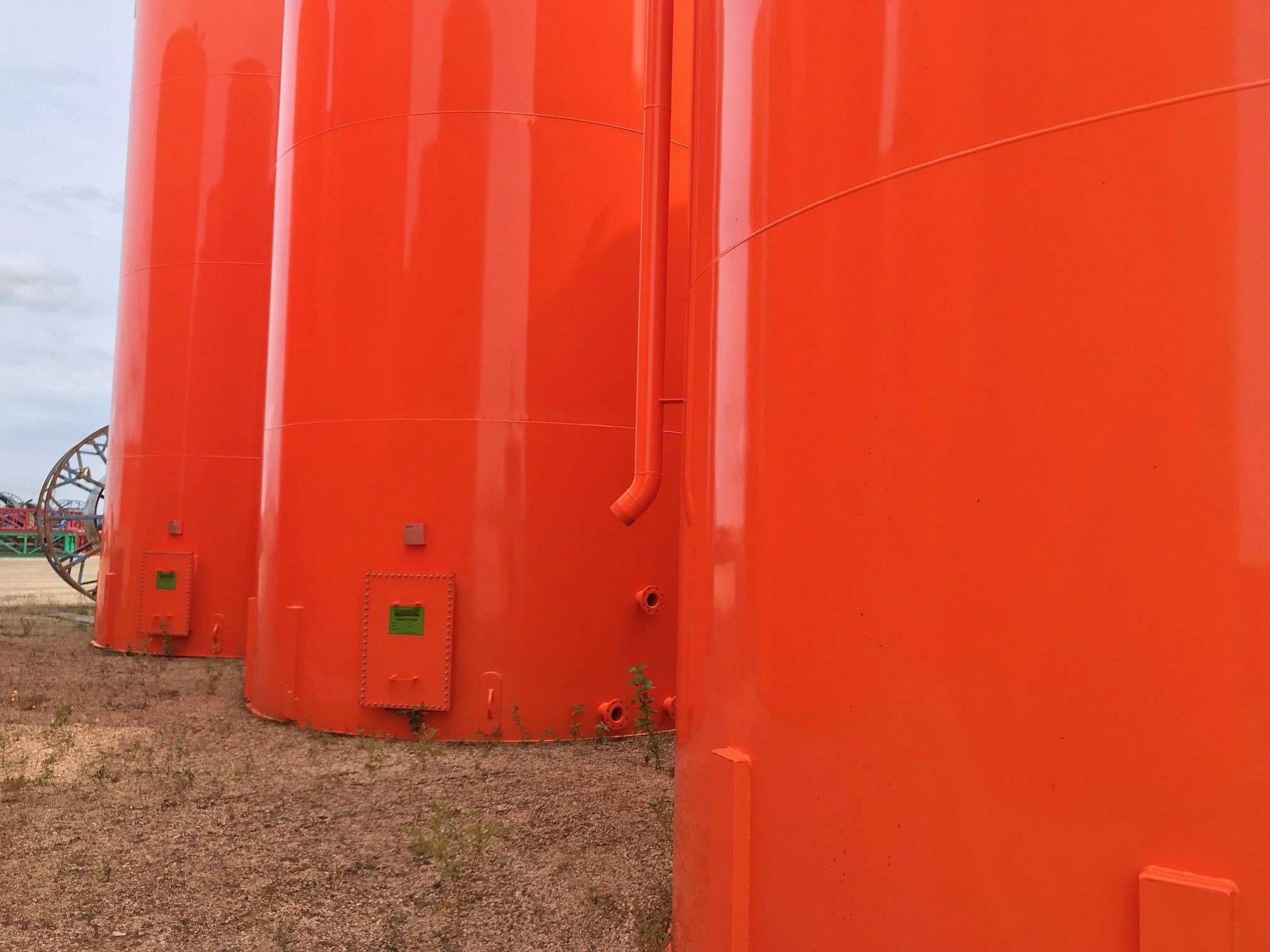 New 1000 BBL Painted Storage Tanks — product image 6 of 6