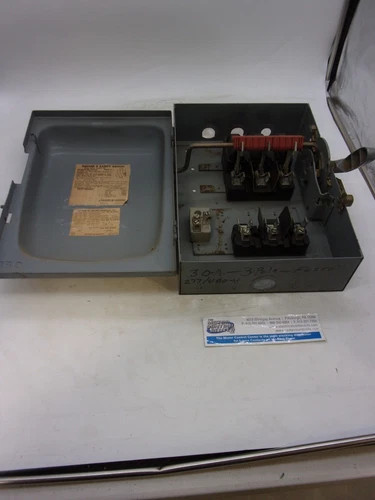 Square D H361N Heavy Duty Safety Switch, 30A, 600V, 3-Pole, Fusible, NEMA 1 — product image 5 of 9