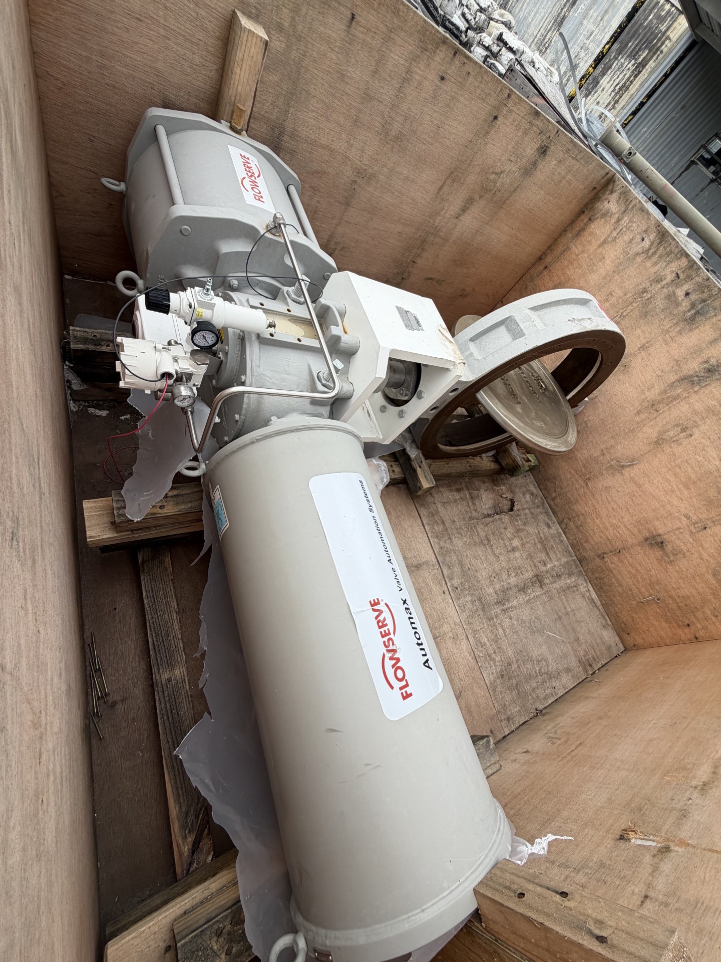 Flowserve Type F 24" 150lb Control Style Butterfly Valve — product image 2 of 3