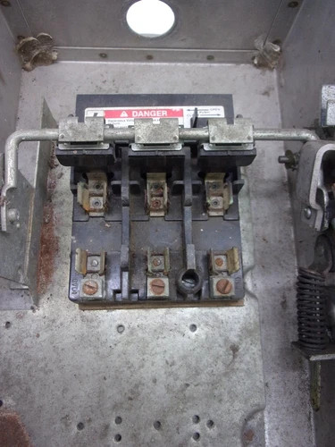 ITE F321SS Heavy Duty Enclosed Fusible Safety Switch 30A 240V 3P NEMA 4 Stainless Steel — product image 5 of 8