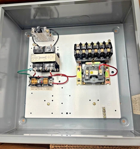 Square D 8903LG60V84FF4T Electrically Held Lighting Contactor — product image 6 of 7