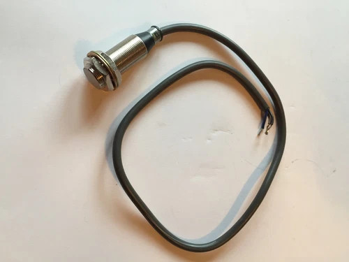 Omron E2EY-X4C1 Inductive Proximity Sensor — primary product image