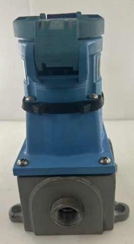 Meltric DS Series 20A Poly Receptacle 33-34143 — product image 2 of 6