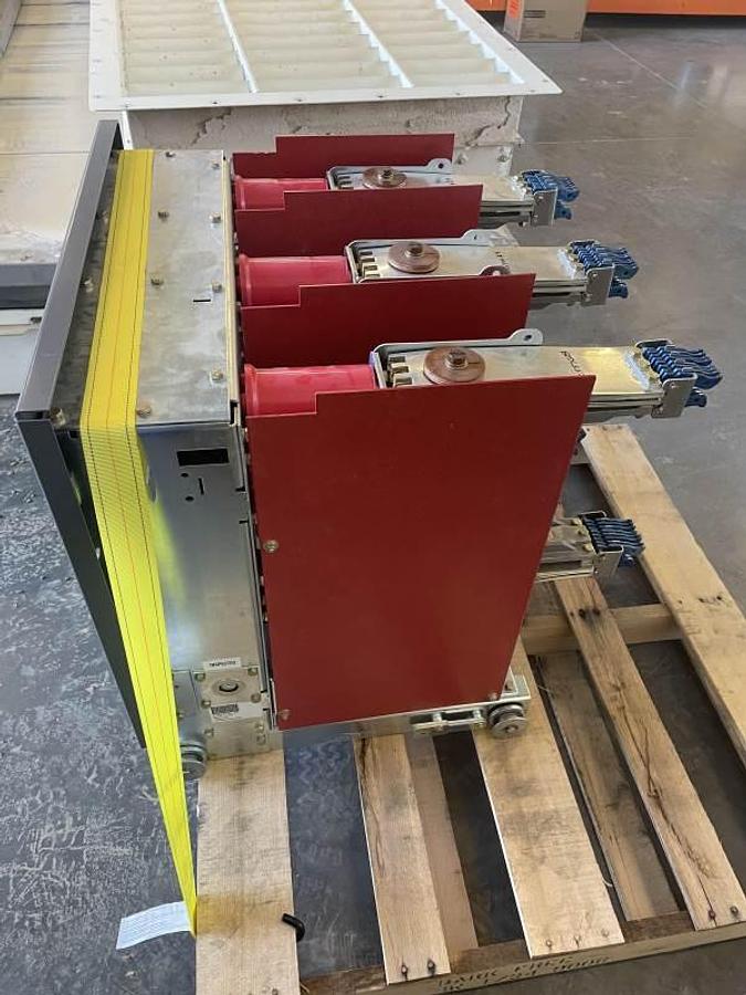 Eaton RPD3K0400 Enclosed Circuit Breaker 400A Frame — product image 5 of 5