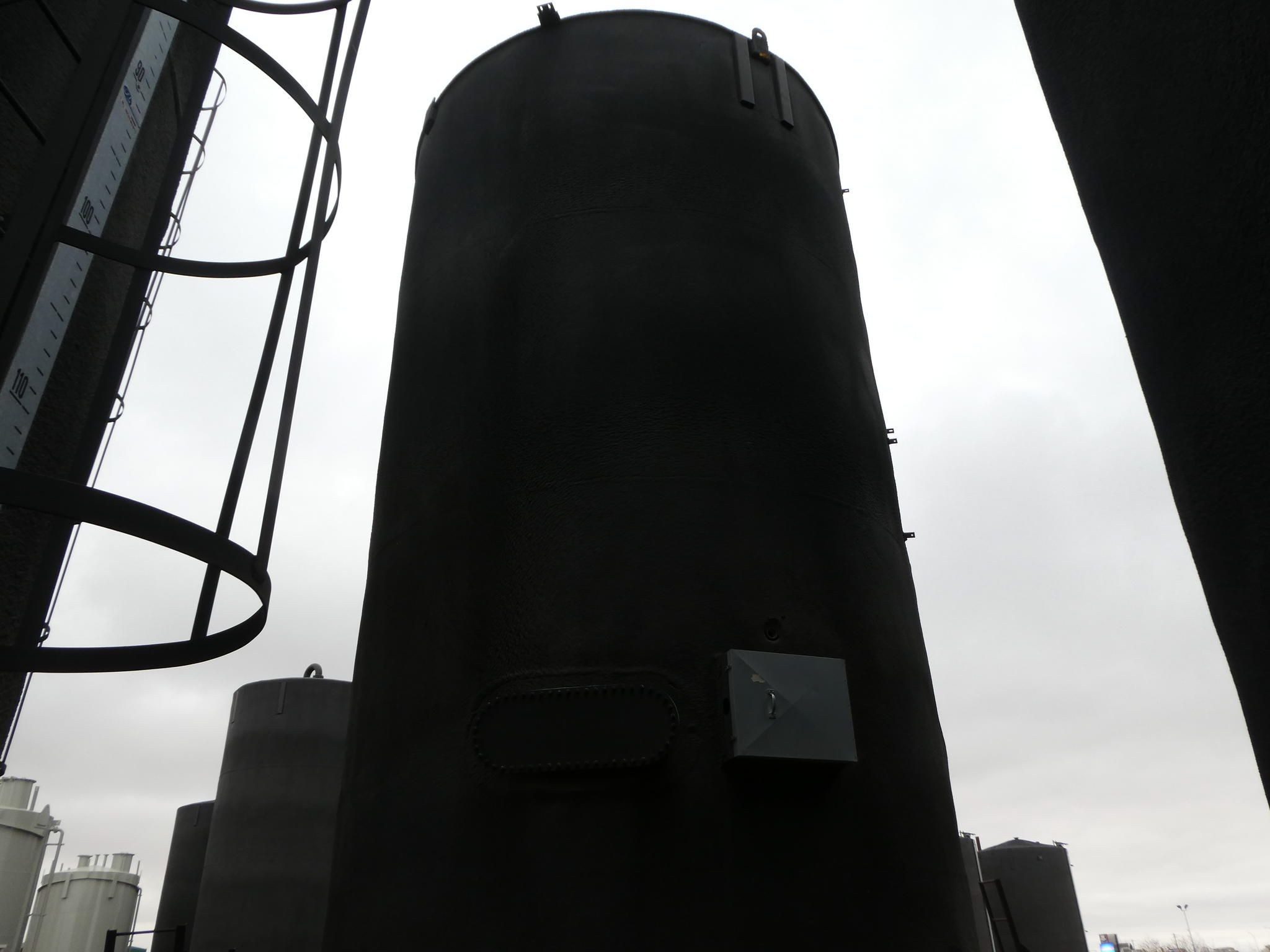 New 1000 BBL Internally Coated Storage Tanks — product image 3 of 6