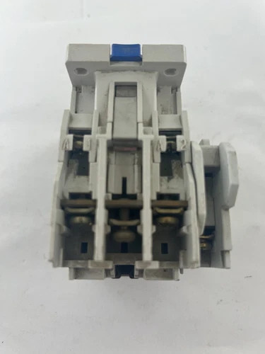 Cutler-Hammer CE15DNS3 Series B1 Freedom Series IEC Contactor with 120V Coil — product image 3 of 4