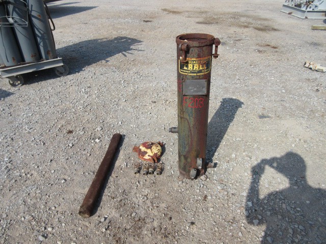 Crall Products Vertical Filter Separator Model 0-8-4-336, 8-5/8" x 42" — product image 7 of 9