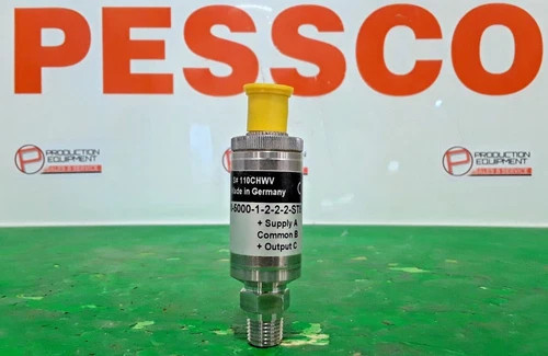 NOSHOK 200-5000-1-2-2-2-ST8 Voltage Output Pressure Transmitter