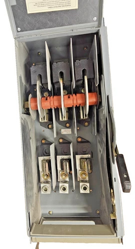Square D QMB-324 Series D2 Fusible Panelboard Switch with Extender Kit — product image 4 of 16