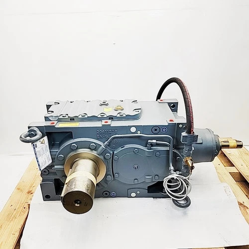 SEW-Eurodrive MC3RVSF05 Helical Gear Reducer 70:1 Ratio — product image 10 of 10