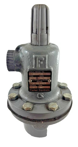 Fisher 627W 1/2 Inch Pressure Reducing Regulator with 15-40 PSIG Range and SST Trim — primary product image