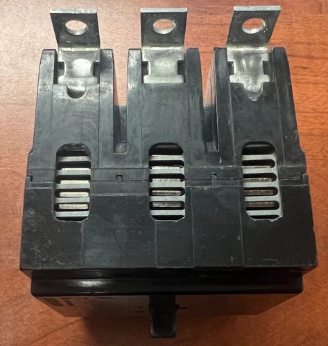 Eaton GHB3045 3-Pole 45A Molded Case Circuit Breaker — product image 3 of 6