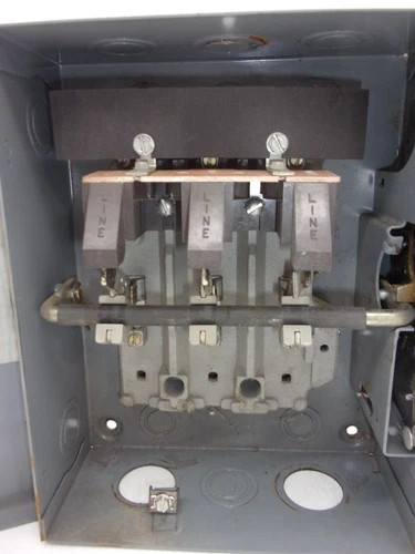 Cutler-Hammer DU361U Heavy Duty Safety Switch 30A 600V 3P Non-Fusible NEMA 1 — product image 4 of 8