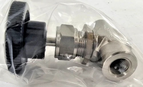 Swagelok SS-1VF4 Needle Valve 1/4" FNPT 316 Stainless Steel — product image 4 of 6