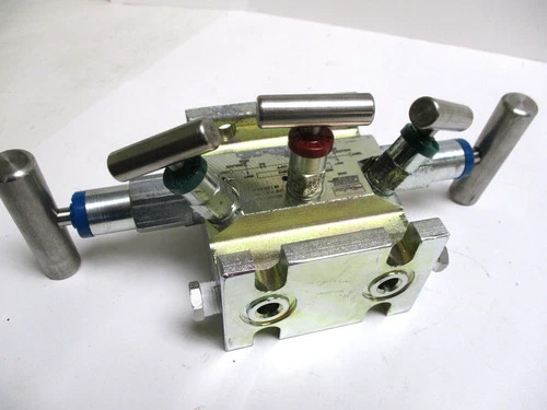 Parker Phoenix Precision 5-Valve Manifold P6M5SFLFLCSVZ — product image 2 of 6