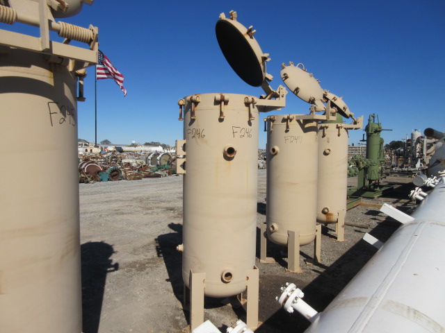 National Tank Company Vertical Filter Vessel 26" x 4'6" 150 PSI — product image 2 of 9