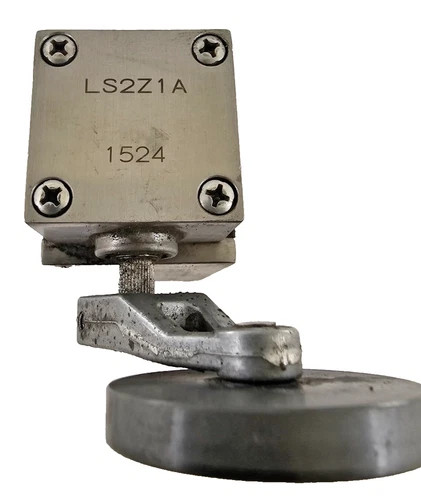 Honeywell Micro Switch LS2A4L Heavy Duty Limit Switch — product image 3 of 7