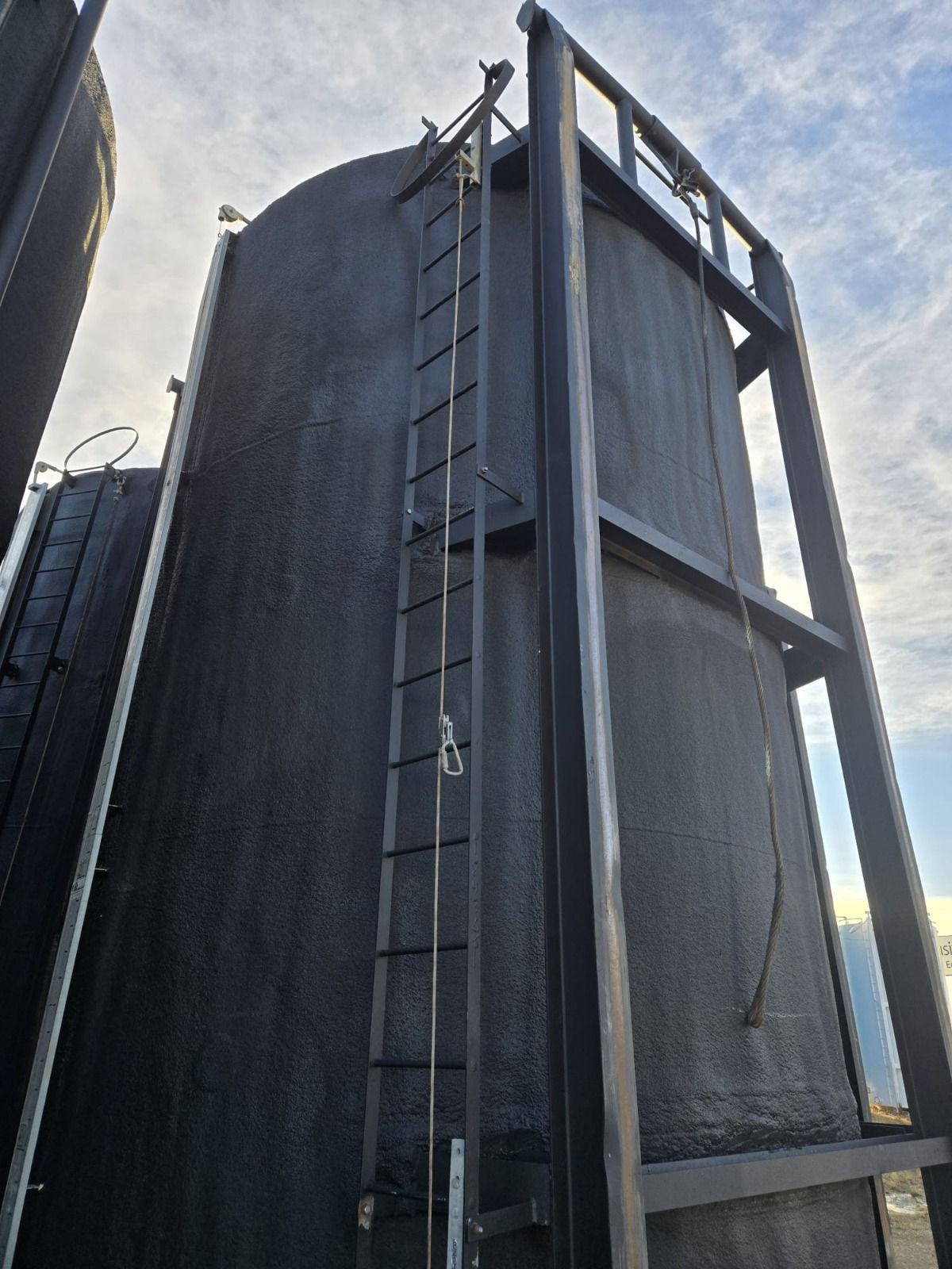 400 BBL Insulated Potable Water Tanks