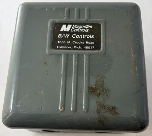 McGraw-Edison B/W Controls Type DH Series 8312 Control Relay Enclosure — primary product image