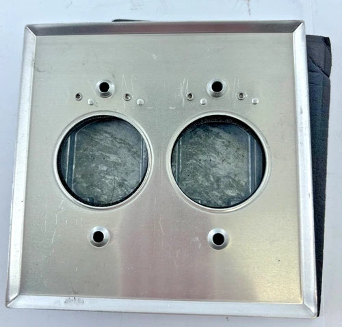 Red Dot 2CCS Dry-Tite Weatherproof Cover for Two Single Hole Receptacles, 2 Gang — product image 3 of 5