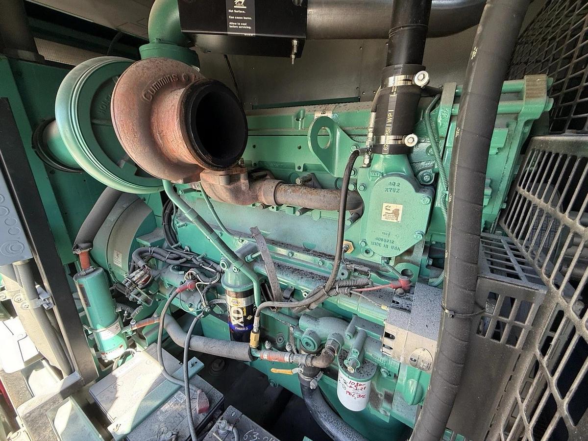 Cummins DFEK 500kW Standby / 455kW Prime Sound Attenuated Diesel Generator Set — product image 4 of 10