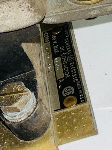 General Electric DC Contactor IC2800-1621AM2 100 Amp with 250VDC Coil — product image 4 of 4