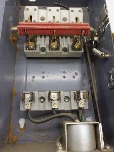 Arrow Hart 24291 Fusible Safety Switch, 3-Pole, 60A, 600V, NEMA 1 Indoor — product image 4 of 9