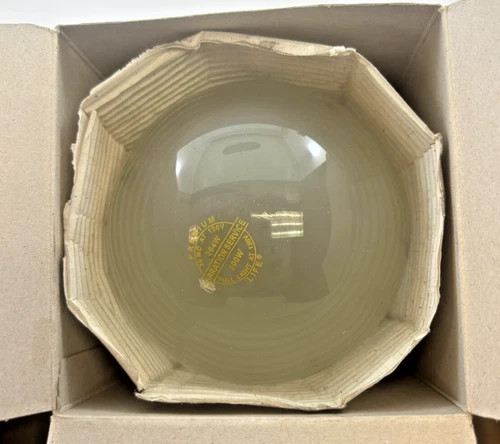 Sylvania 300PS30 Frosted Premium Life Vibration Service Incandescent Bulb — product image 3 of 4
