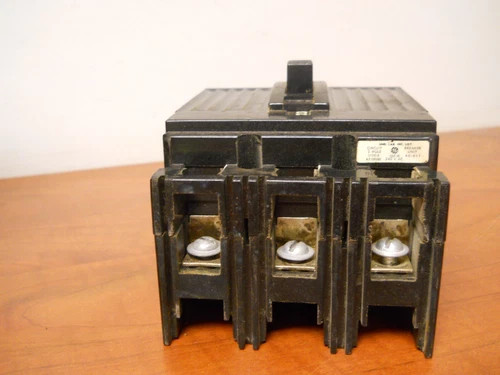 General Electric TE132030 30A 240V 3-Pole Molded Case Circuit Breaker — product image 6 of 6