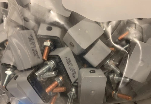 Lot of 50 Bussmann Shortstop Inline Circuit Breaker 24VDC 20A Manual Reset — primary product image