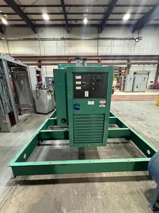 Cummins GTA28 400 kW Natural Gas Generator Set — product image 2 of 3