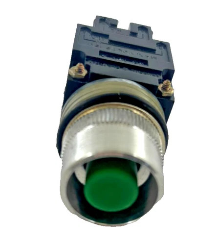 GE CR104A8115 Miniature Oiltight Green Pushbutton Switch — primary product image