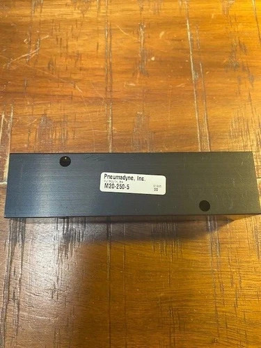 Pneumadyne M20-250-5 Pneumatic Manifold, Aluminum, 1/4 NPT, 5 Stations (Lot of 2) — product image 2 of 4