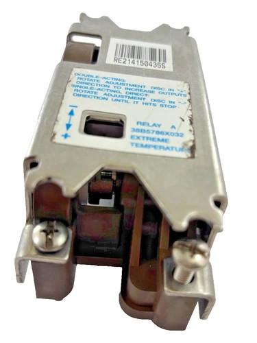 Fisher 38B5786X032 Direct & Double Acting Relay Assembly — product image 3 of 5