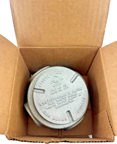 Crouse-Hinds GUR2 3/4" Explosion-Proof Conduit Outlet Box with Cover and O-Ring Gasket — product image 2 of 5