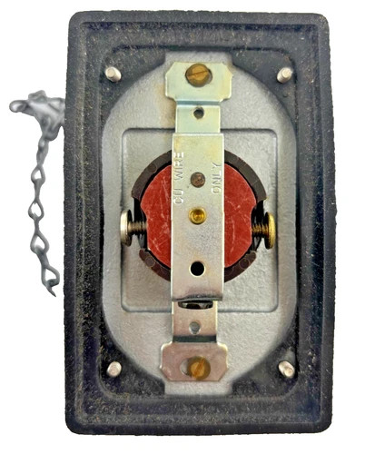 Appleton FSK5-15 Malleable Iron Receptacle Cover — product image 5 of 5