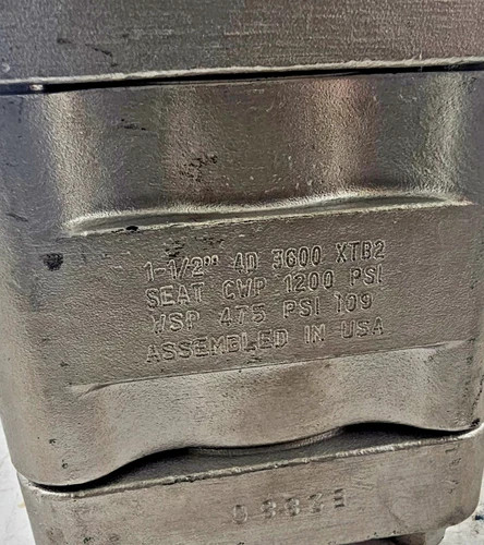 Jamesbury 4D 3600 XTB2 1-1/2 Inch Stainless Steel Ball Valve — product image 2 of 7